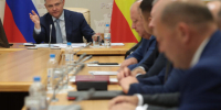Юрий Слюсарь потребовал оперативно завершить установку детских площадок в муниципалитетах Дона - Газета Приазовье